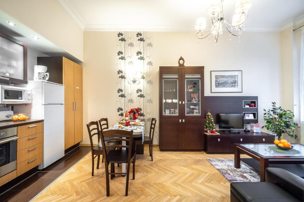 Classic Apartments In Old Town タリン エクステリア 写真